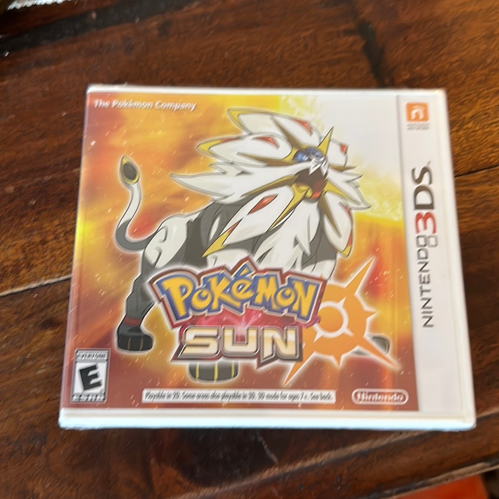 NIB Nintendo 3DS Pokémon Sun Game